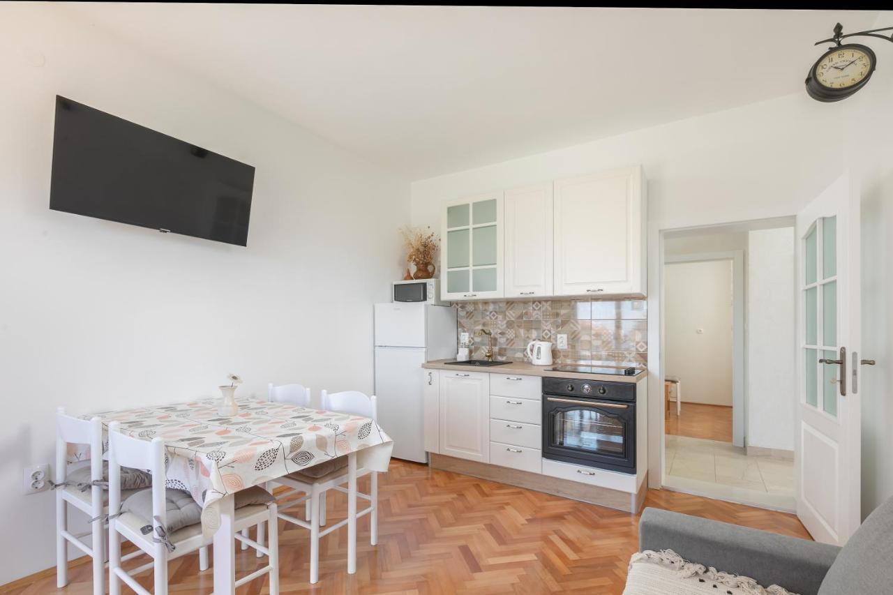 Apartman Borić Podgora Bagian luar foto